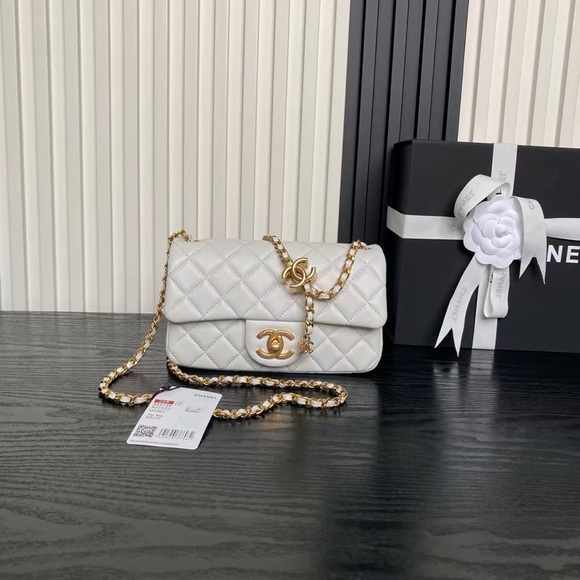 Meet the Posher Other - Chanel White Quilted Leather Classic Flap Bag with Gold Chain
